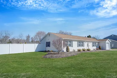 7 Hemlock Road, Mount Sinai, NY 11766 - Photo 3