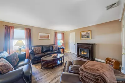 7 Hemlock Road, Mount Sinai, NY 11766 - Photo 17