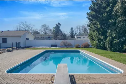 7 Hemlock Road, Mount Sinai, NY 11766 - Photo 11