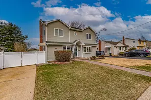 150 Park Ln, Massapequa, NY 11758 - Photo 3