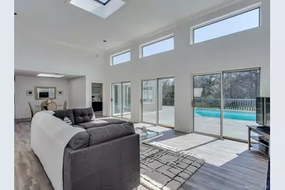 32 Lewis Road, East Quogue, NY 11942 - Photo 3