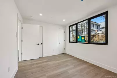 325 Manville #102, Pleasantville, NY 10570 - Photo 23
