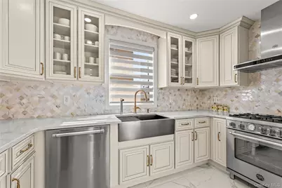 7304 193rd Street, Fresh Meadows, NY 11366 - Photo 9