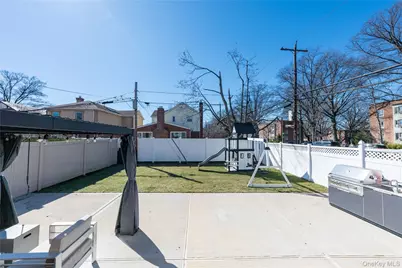 7304 193rd Street, Fresh Meadows, NY 11366 - Photo 25