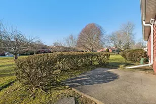 908 Drew Ln, Saint James, NY 11780 - Photo 27