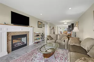 805 Bluffs Dr N, Calverton, NY 11933 - Photo 13