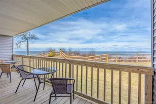 805 Bluffs Dr N, Calverton, NY 11933 - Photo 29