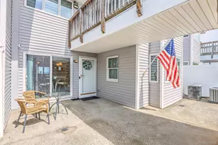 805 Bluffs Dr N, Calverton, NY 11933 - Photo 3