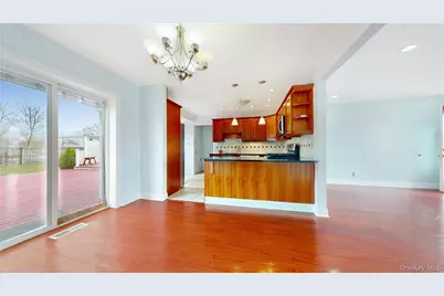 15 Lisa Drive, Deer Park, NY 11729 - Photo 9