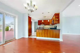 15 Lisa Dr, Deer Park, NY 11729 - Photo 9