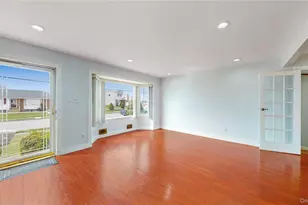 15 Lisa Dr, Deer Park, NY 11729 - Photo 5