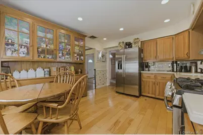 3881 Greentree Drive, Oceanside, NY 11572 - Photo 7