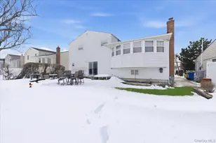 3881 Greentree Dr, Oceanside, NY 11572 - Photo 21