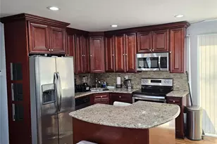 11 Jefferson St, Copiague, NY 11726 - Photo 3