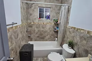 11 Jefferson St, Copiague, NY 11726 - Photo 5