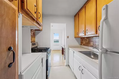 1841 Central Park Avenue #18P, Yonkers, NY 10710 - Photo 17