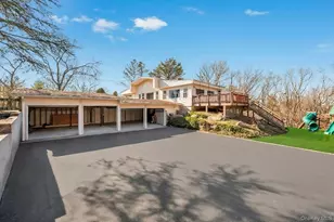 39 Sycamore Ave, Farmingville, NY 11738 - Photo 21