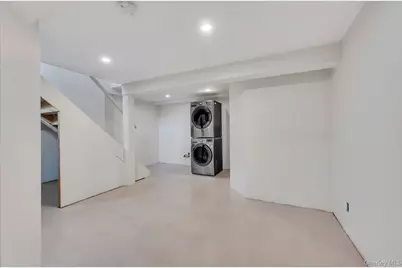 39 Sycamore Avenue, Farmingville, NY 11738 - Photo 15