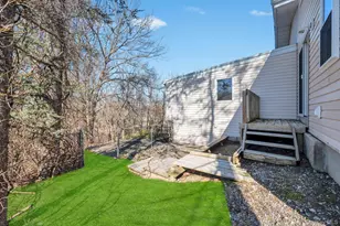 39 Sycamore Ave, Farmingville, NY 11738 - Photo 23