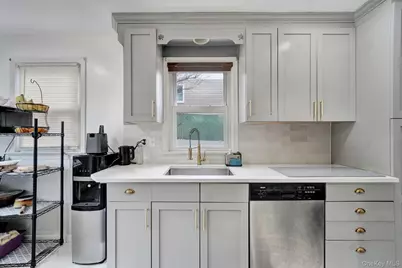 9 Valley View Drive, Yonkers, NY 10710 - Photo 11