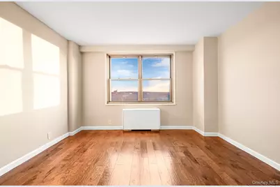 70-25 Yellowstone Boulevard #14O, Forest Hills, NY 11375 - Photo 15