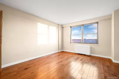 70-25 Yellowstone Boulevard #14O, Forest Hills, NY 11375 - Photo 15