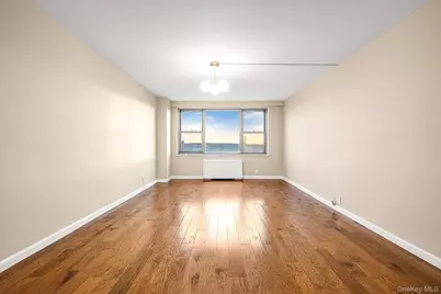 70-25 Yellowstone Boulevard #14O, Forest Hills, NY 11375 - Photo 5