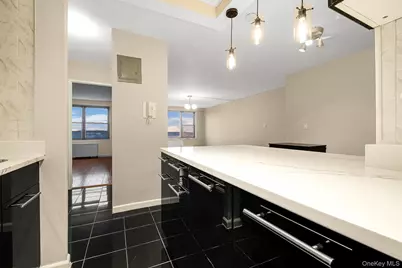 70-25 Yellowstone Boulevard #14O, Forest Hills, NY 11375 - Photo 11