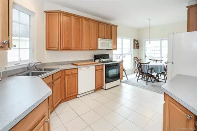 10 Louden Loop, Mount Sinai, NY 11766 - Photo 13