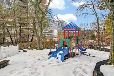 22 Hillside Terrace #D, White Plains, NY 10601 - Photo 29