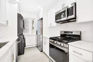 22 Hillside Terrace, White Plains, NY 10601 - Photo 9