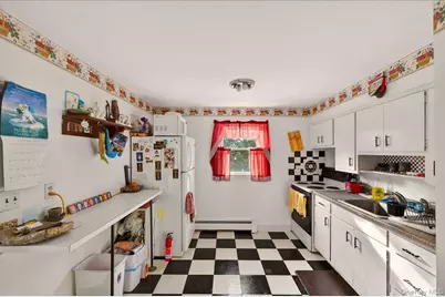 52 Central Avenue, Patchogue, NY 11772 - Photo 23