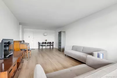 2 Bay Club Drive #2B, Bayside, NY 11360 - Photo 7