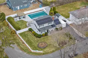 19 Alyssum Ave, Huntington, NY 11743 - Photo 37