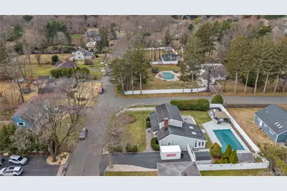 19 Alyssum Avenue, Huntington, NY 11743 - Photo 29