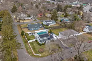 19 Alyssum Ave, Huntington, NY 11743 - Photo 31