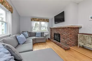 19 Alyssum Ave, Huntington, NY 11743 - Photo 11