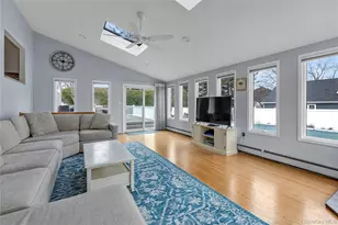 19 Alyssum Ave, Huntington, NY 11743 - Photo 7