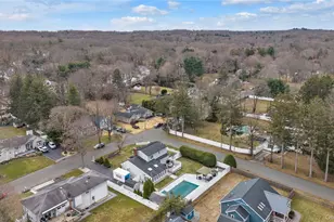 19 Alyssum Ave, Huntington, NY 11743 - Photo 35