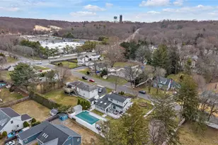 19 Alyssum Ave, Huntington, NY 11743 - Photo 33