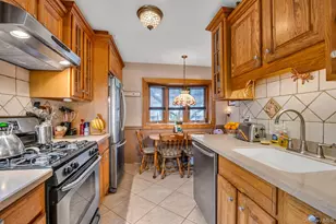 1019 Vincent Ave, Bronx, NY 10465 - Photo 5