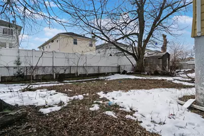 6529 Bayfield Avenue, Arverne, NY 11692 - Photo 11