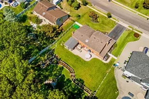 53 Timber Ridge Dr, Commack, NY 11725 - Photo 3