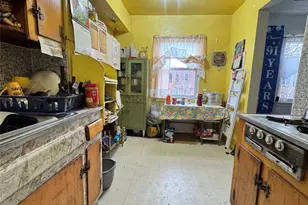 946 E 215th St, Bronx, NY 10469 - Photo 3
