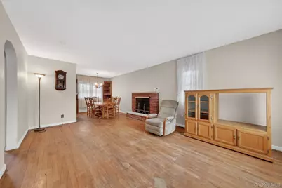 46 Stephanie Lane, Poughkeepsie, NY 12603 - Photo 5