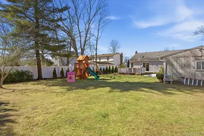 245 Norma Avenue, West Islip, NY 11795 - Photo 21