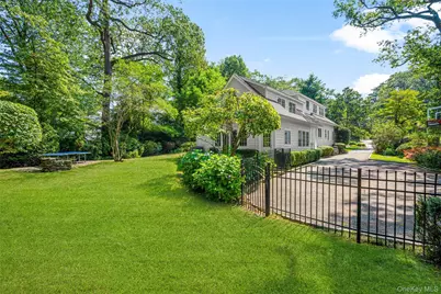 584 Forest Avenue, New Rochelle, NY 10804 - Photo 31