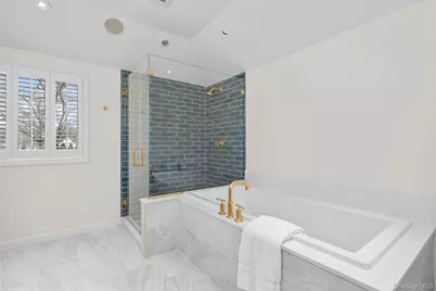 584 Forest Avenue, New Rochelle, NY 10804 - Photo 25