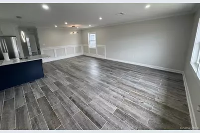 11 Bayview Avenue, Lawrence, NY 11559 - Photo 5