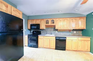 386 Southport St, Ronkonkoma, NY 11779 - Photo 7